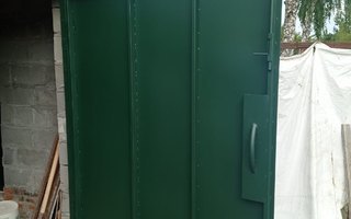 ворота в гараж в открытом виде